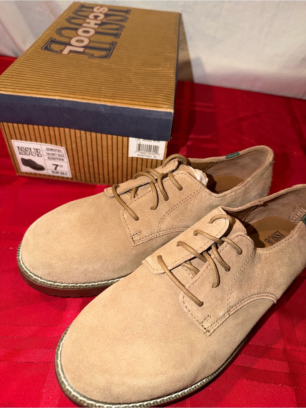 BRAND NEW $85 RETAIL LADIES SIZE 7.5 SCHOOL ISSUE SUEDE BUCK OXFORD SHOES